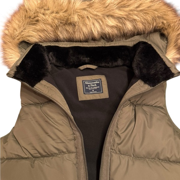Abercrombie & Fitch Faux Fur Trim Puffer Vest in Olive Green - Picture 2 of 5